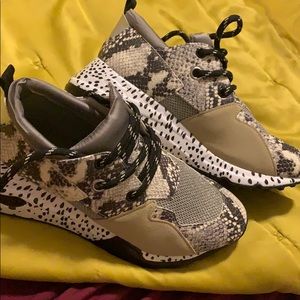 CLIFFS- Steve Madden. New collection (2019)